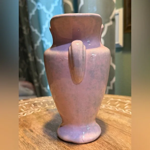 Elegant Pink Ceramic Vase - Picture 5 of 16